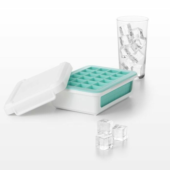 Covered Silicone Ice Cube Tray-Cocktail Cubes - US 6668