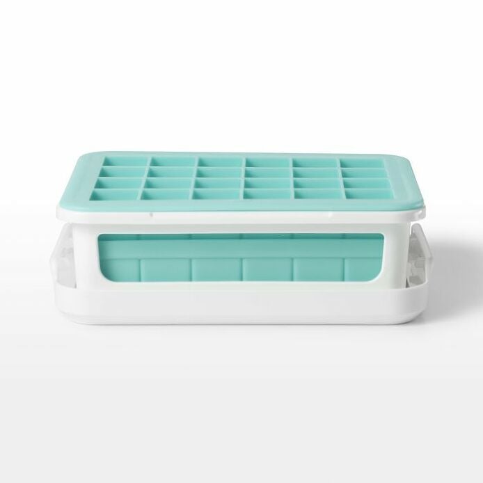 Covered Silicone Ice Cube Tray-Cocktail Cubes - US 6668