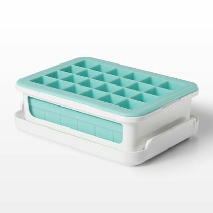 Covered Silicone Ice Cube Tray-Cocktail Cubes - US 6668