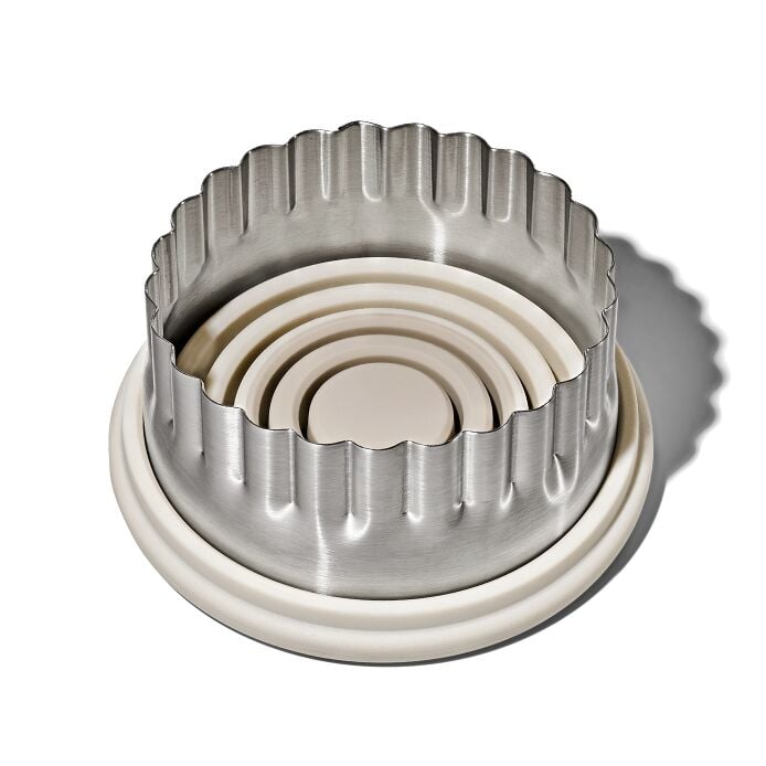 Double-Sided Cookie and Biscuit Cutter - US 6634