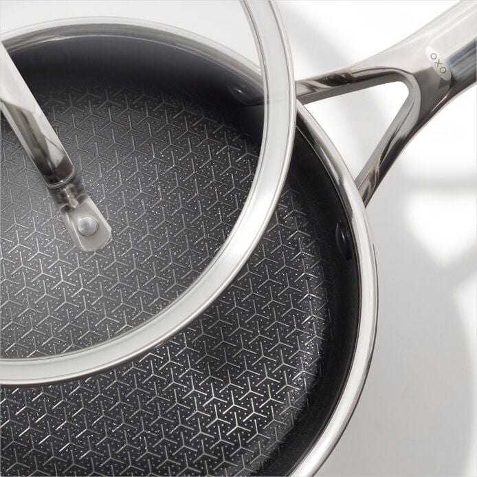 Trident Hybrid Non-Stick Stainless Steel 2.5 Qt Saucepan with Lid - US 6604